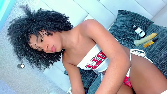 Snapshot of Andreayano chatting on 09.22.25 Andreayano online show from 09.22.25