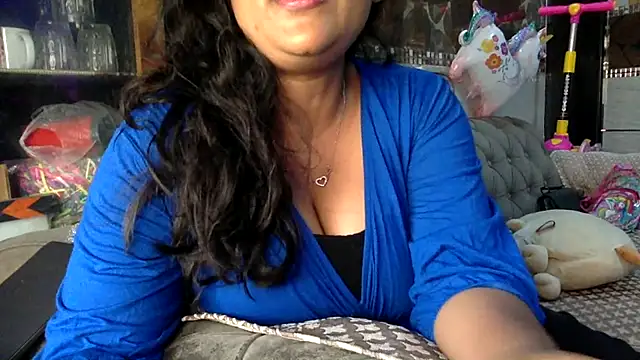HaaniKaur online show from 05.06.26
