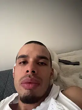 mateoleonee online show from 01.05.26