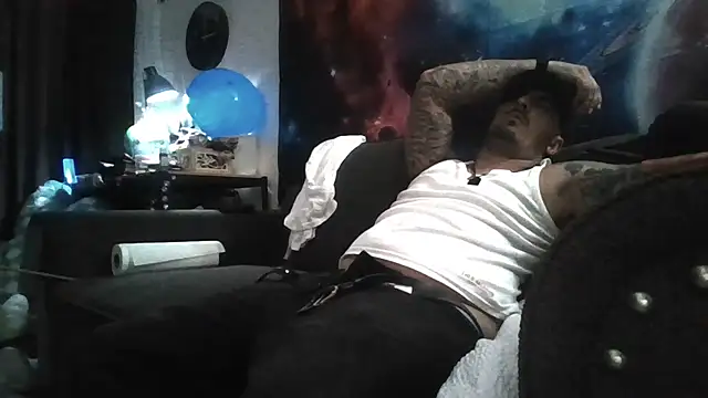 Snapshot of Antoniothedon chatting on 06.13.26 Antoniothedon online show from 06.13.26