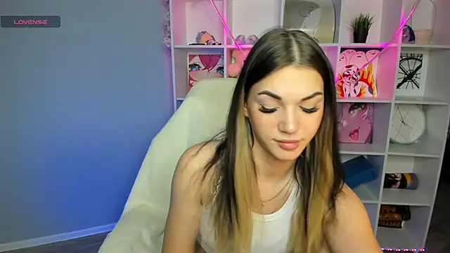 Hellen Moore online show from 12.30.24