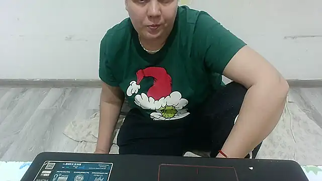 Snapshot of VixenBya chatting on 02.04.26 VixenBya online show from 02.04.26