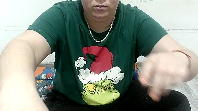 Snapshot of VixenBya chatting on 02.11.26 VixenBya online show from 02.11.26