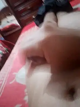 Snapshot of yahirgyui chatting on 09.28.25 yahirgyui online show from 09.28.25