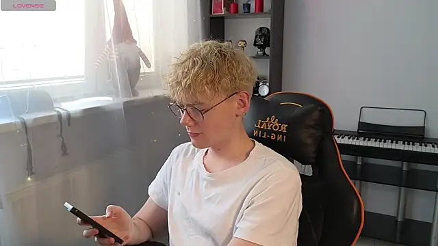 Keytaro online show from 03.14.25