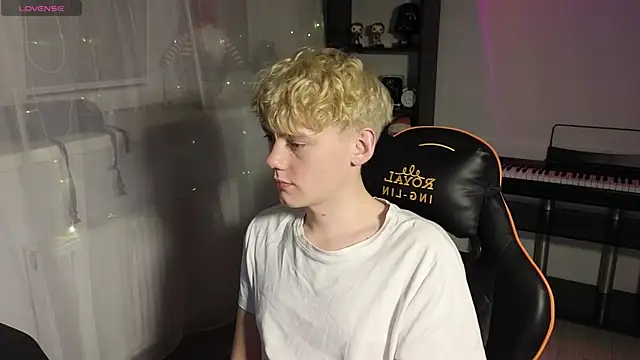 Keytaro online show from 03.14.25