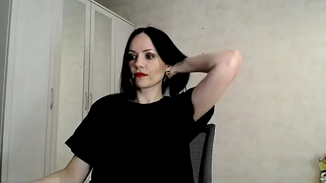 Snapshot of Devil_Goddess chatting on 12.30.24 Devil Goddess online show from 12.30.24