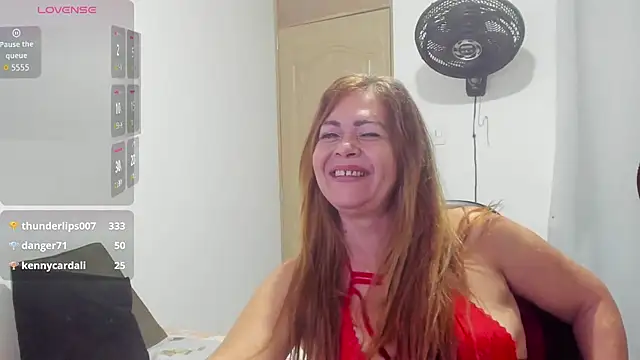 Snapshot of Sanddi_milff chatting on 11.02.25 Sanddi milff online show from 11.02.25