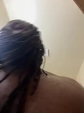 Snapshot of saddlewalker35 chatting on 02.01.25 saddlewalker35 online show from 02.01.25