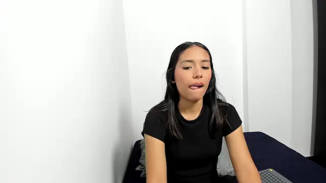 monse 02 online show from 10.02.25