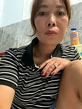 Snapshot of Linaannn chatting on 02.08.26 Linaannn online show from 02.08.26