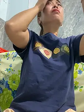 Snapshot of Linaannn chatting on 02.22.26 Linaannn online show from 02.22.26