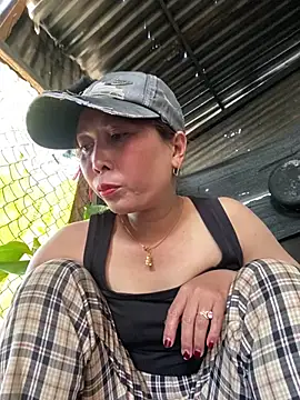 Snapshot of Linaannn chatting on 02.25.26 Linaannn online show from 02.25.26