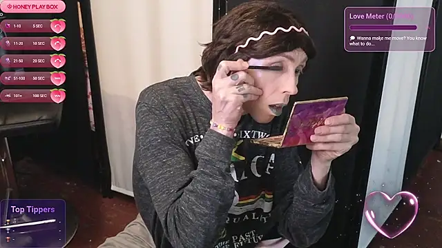 Snapshot of april_show_her chatting on 07.23.26 april show her online show from 07.23.26