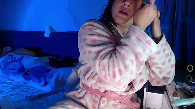 Snapshot of luna_palmerau chatting on 04.15.26 luna palmerau online show from 04.15.26