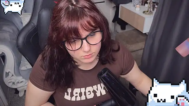 Snapshot of Diasporaaa chatting on 02.25.25 Diasporaaa online show from 02.25.25