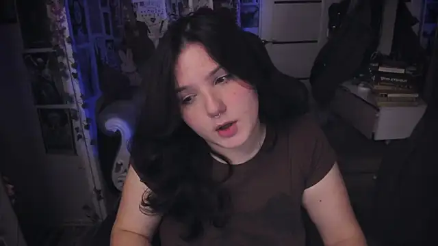 Snapshot of Diasporaaa chatting on 10.21.25 Diasporaaa online show from 10.21.25