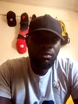 Snapshot of ClinDi chatting on 04.24.26 ClinDi online show from 04.24.26