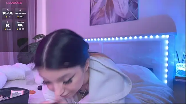 Veronica leal online show from 04.13.26