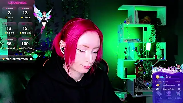 Snapshot of _HelenCarter chatting on 12.24.24 HelenCarter online show from 12.24.24