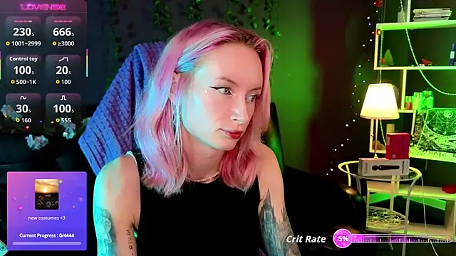 Snapshot of _HelenCarter chatting on 09.21.25 HelenCarter online show from 09.21.25