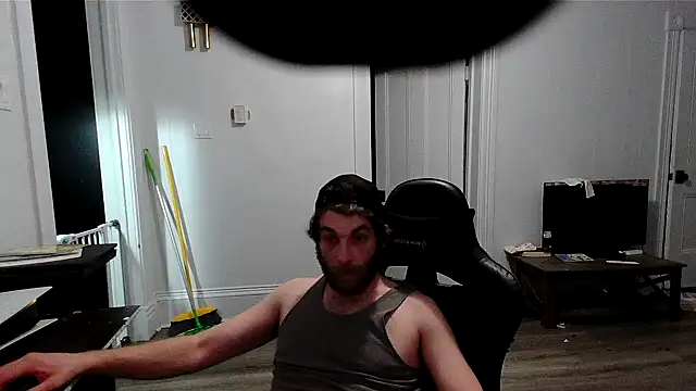 Snapshot of Superoz77 chatting on 10.31.25 Superoz77 online show from 10.31.25