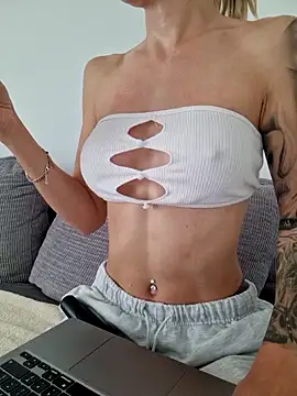 EileX official online show from 04.09.26