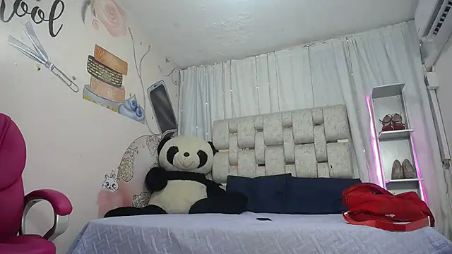 EMMA SWEETT1 online show from 09.28.25