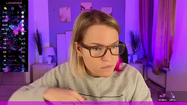 EVAshinyGIRL online show from 12.17.24