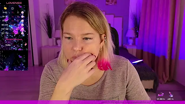 EVAshinyGIRL online show from 01.17.25