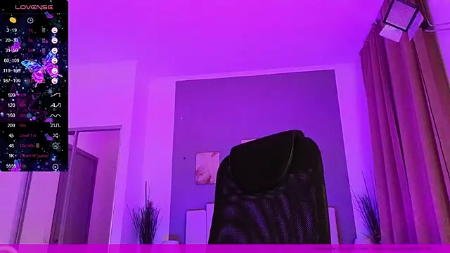 EVAshinyGIRL online show from 01.23.25