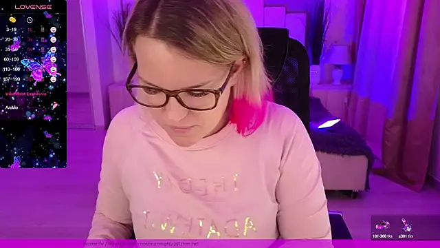 EVAshinyGIRL online show from 02.07.25