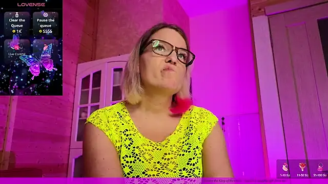 EVAshinyGIRL online show from 03.06.25