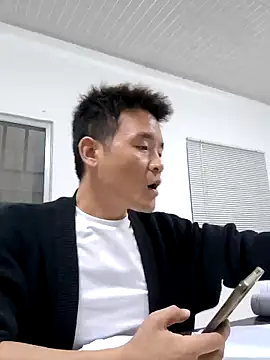 Snapshot of kisstoyousoon2024 chatting on 09.10.25 kisstoyousoon2024 online show from 09.10.25