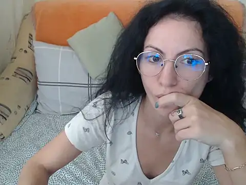 Emmatoo online show from 11.14.25