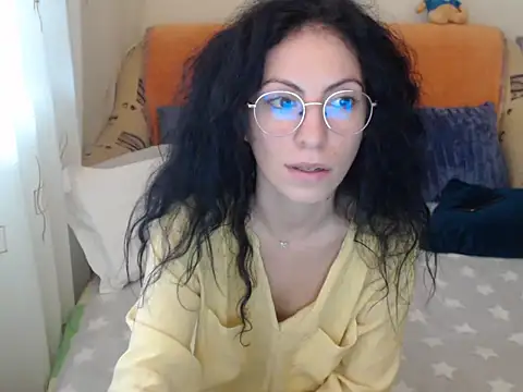 Emmatoo online show from 11.28.25