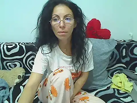 Emmatoo online show from 04.11.26