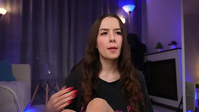 Amely Young online show from 03.25.26