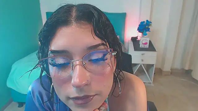 Snapshot of Cinthya-Gomez6 chatting on 03.14.25 Cinthya-Gomez6 online show from 03.14.25