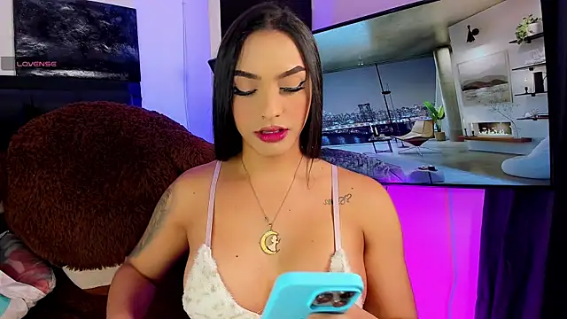 Maryonthemoon online show from 11.13.25