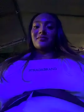 Snapshot of KyaraMiller chatting on 01.04.25 KyaraMiller online show from 01.04.25