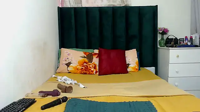 GaggingQueenxx online show from 11.17.25