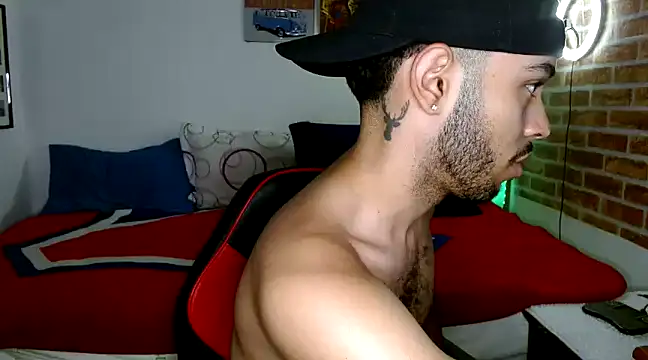 Snapshot of colinbrown chatting on 02.04.25 colinbrown online show from 02.04.25