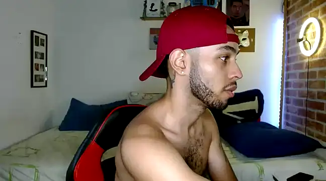 Snapshot of colinbrown chatting on 02.11.25 colinbrown online show from 02.11.25