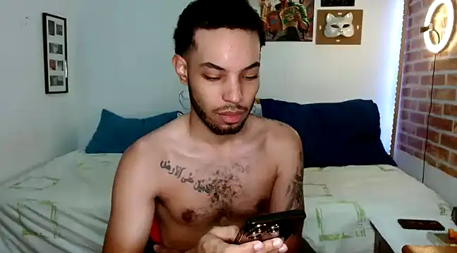 Snapshot of colinbrown chatting on 02.12.25 colinbrown online show from 02.12.25