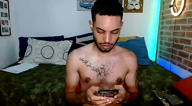 Snapshot of colinbrown chatting on 03.03.25 colinbrown online show from 03.03.25