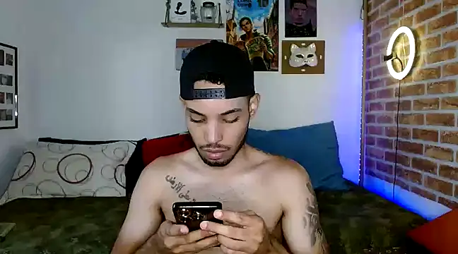 Snapshot of colinbrown chatting on 03.09.25 colinbrown online show from 03.09.25