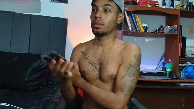 Snapshot of colinbrown chatting on 09.20.25 colinbrown online show from 09.20.25