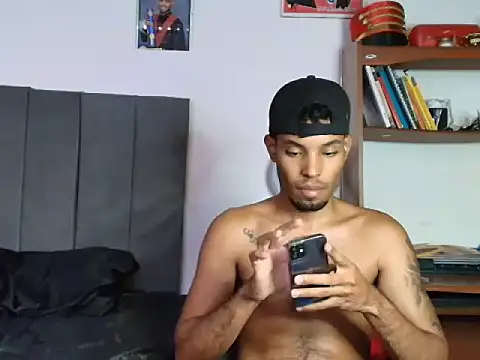 Snapshot of colinbrown chatting on 09.24.25 colinbrown online show from 09.24.25