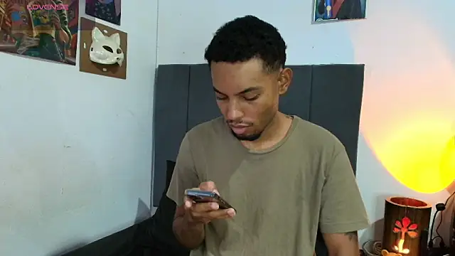 Snapshot of colinbrown chatting on 10.03.25 colinbrown online show from 10.03.25